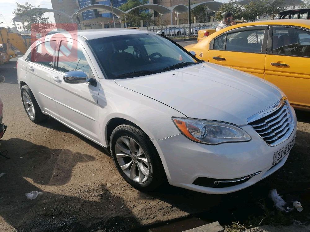 Chrysler 200